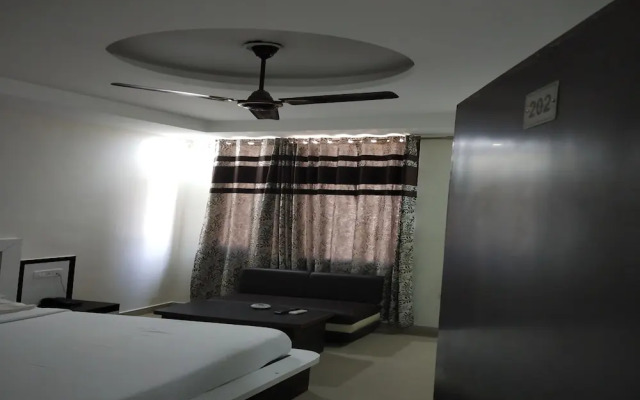 Oyo 24940 Mahadev Inn