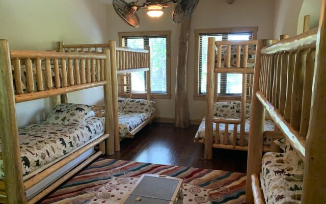 Alligator Alley Six Bedroom House