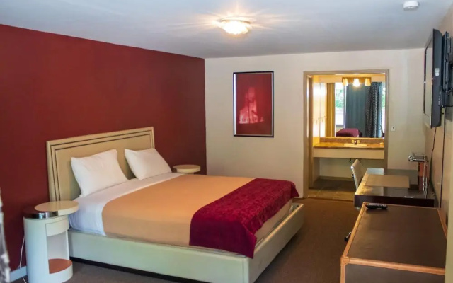 The Grand Motel