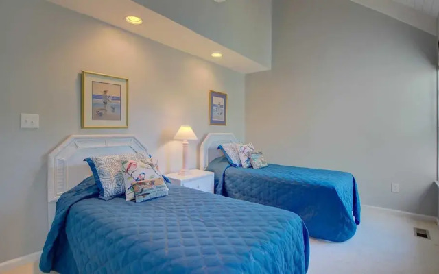 Spot Tail by Peace Vacations