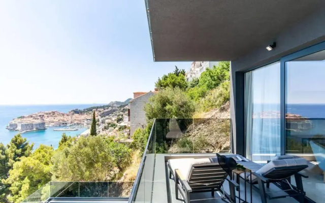 New&Luxury 5* with an Amazing View - Pure Apartment