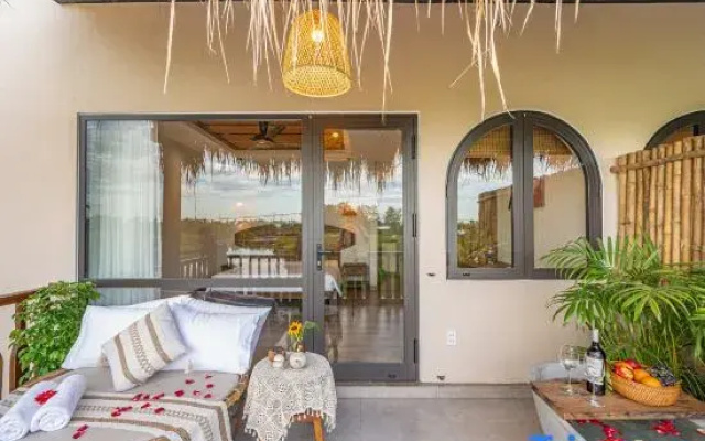 Alana Riverside Retreat