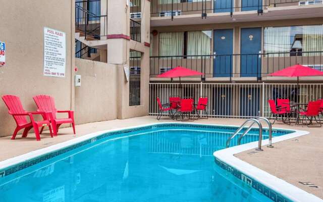 Econo Lodge Atlanta College Park