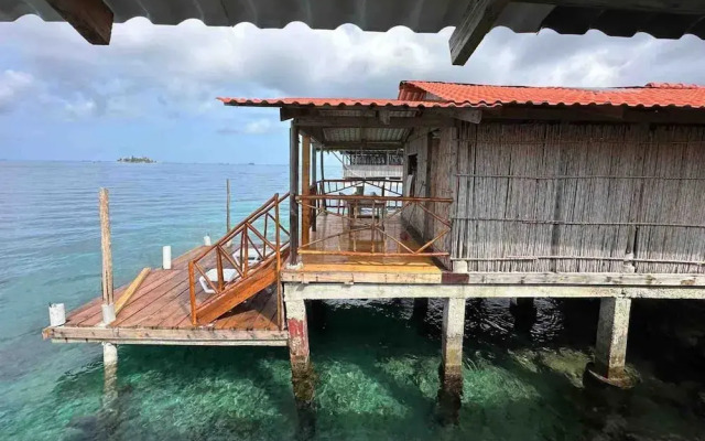 San Blas Private Over-the-Water Cabin