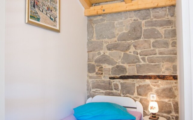 Charming 5-bed House in Split