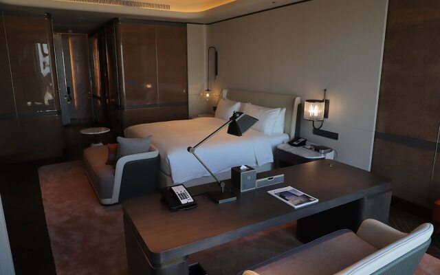 G Hotel