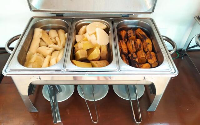 Serrazul Praia Hotel