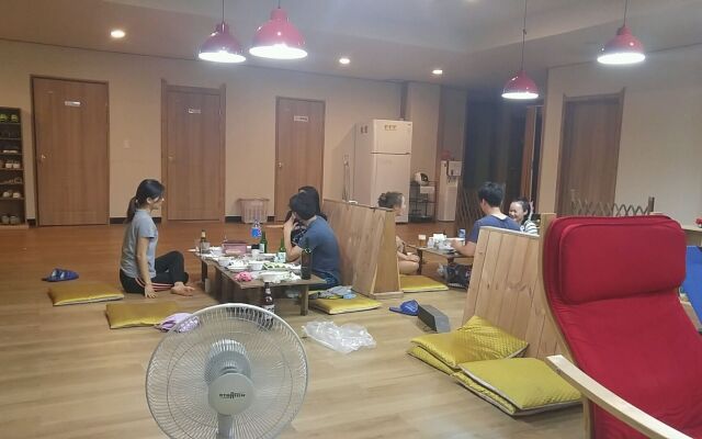 Baozen Guesthouse - Hostel