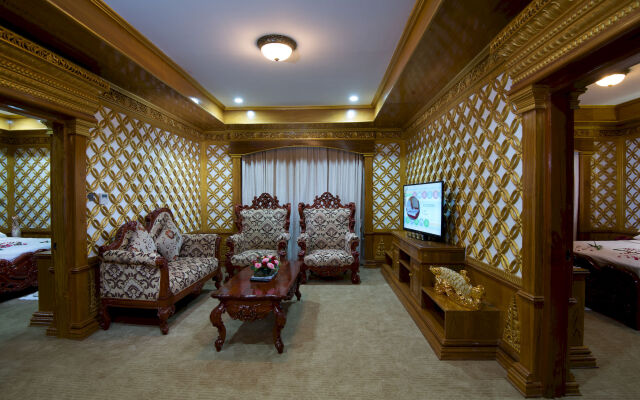 Su Tine San Royal Palace Hotel