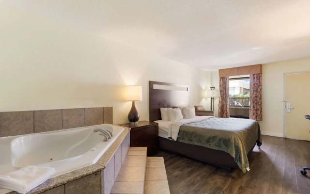 Quality Inn & Suites Conference Center Statesboro Historic District