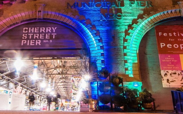 Holiday Inn Express Philadelphia - Penns Landing by IHG