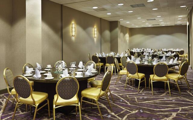 Embassy Suites by Hilton Crystal City National Airport