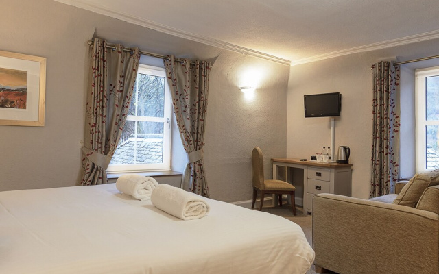Loch Leven Hotel & Distillery