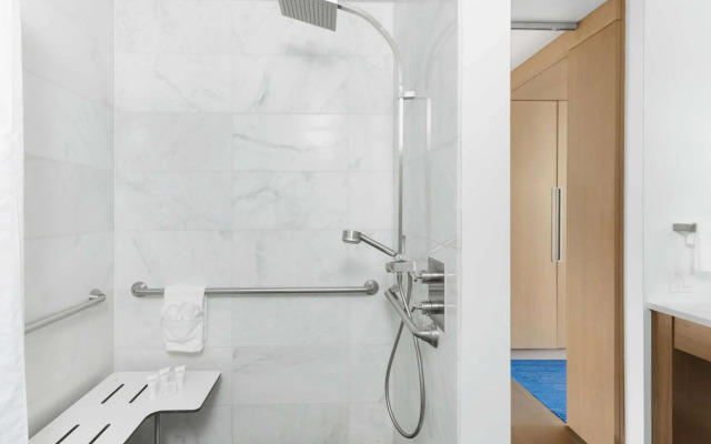 The Art Hotel Denver, Curio Collection by Hilton