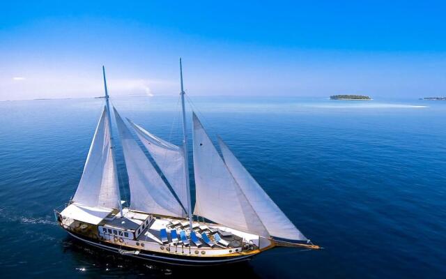 Dream Voyager Yacht
