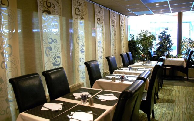 Craves Hotel