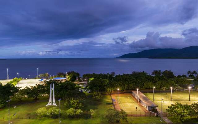 Rydges Esplanade Resort Cairns