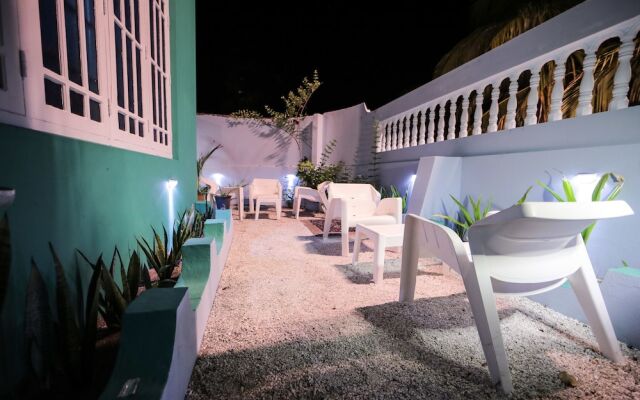 Huvadhoo Inn