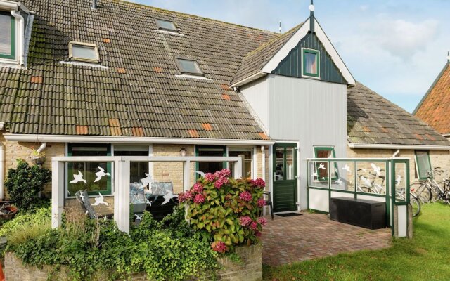 Quaint Apartment in Oosterend Terschelling Near the Sea