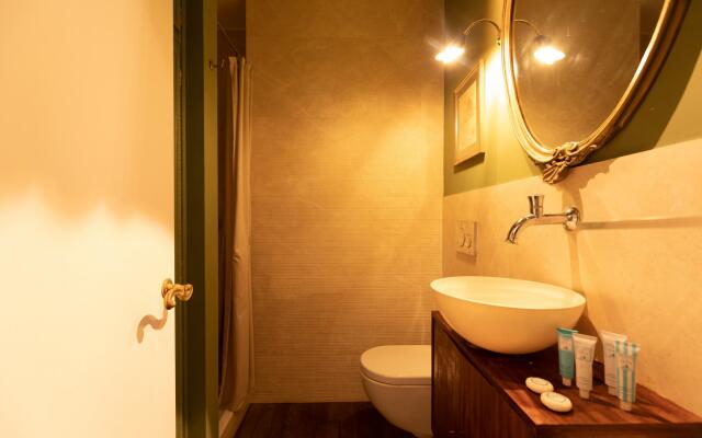 Chic And Style In Historical Via Giulia