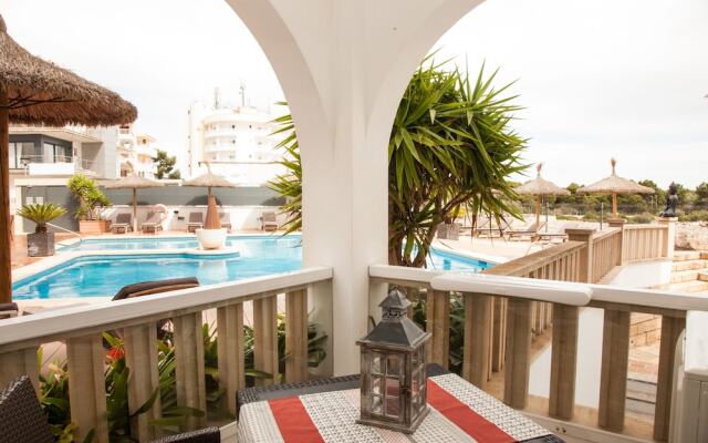 Orange Colom Seaside Apartments