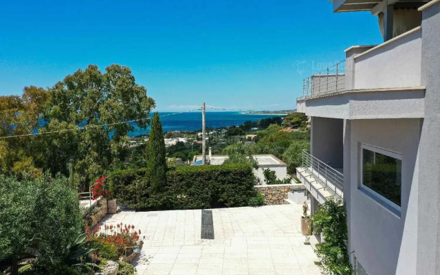 Blue Room - Beach View Villa Controvento