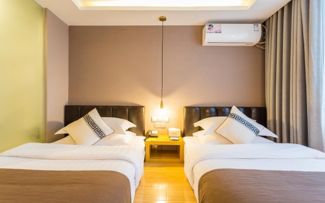 The Red Hotel – Guest Rooms – Beijing
