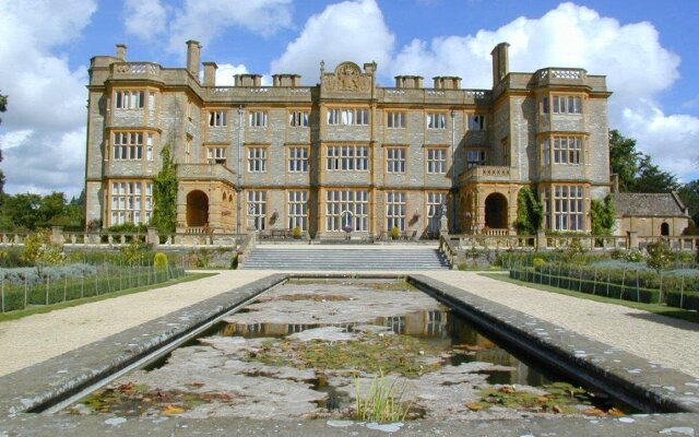 Eynsham Hall