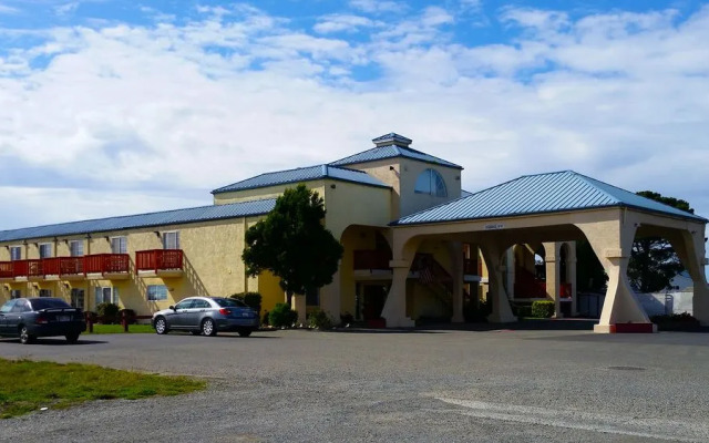 Quality Inn & Suites Redwood Coast