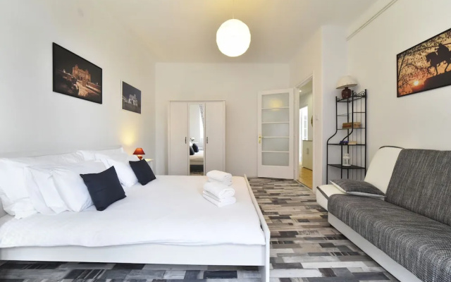 Sunny Apartment