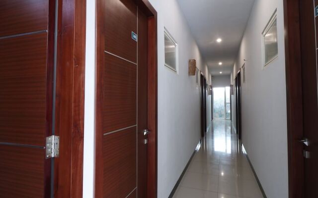 RedDoorz Plus @ Cakranegara