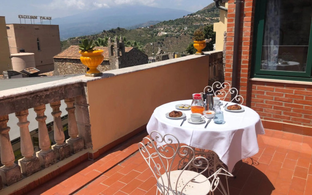 Casa Rando Mary's House