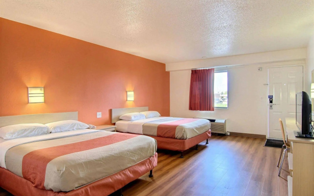 Motel 6 Middleburg Heights, OH - Cleveland