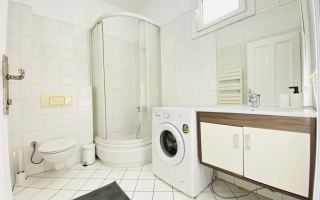 Exquisite Flat Near Bagdat Street in Kadikoy