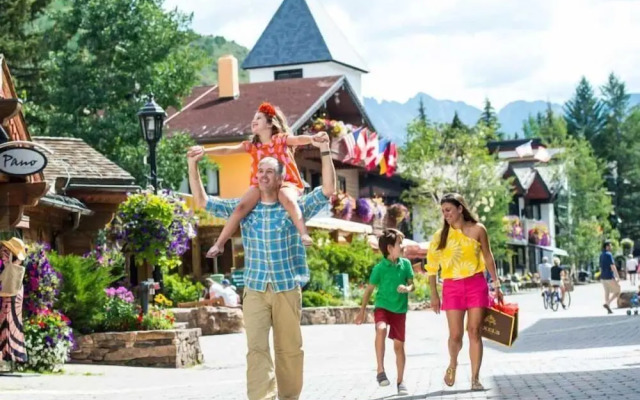 Vail Village Center Place 3 Bedroom Condo