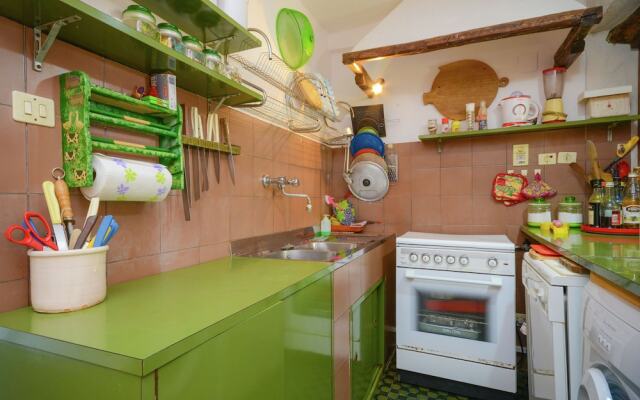 Lovely Apartment on a Beautiful Property Near the sea