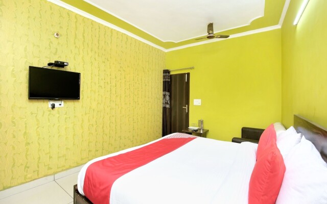 OYO 15620 Hotel Dynasty