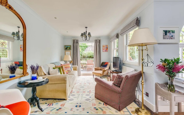 Cozy Chelsea Flat For 4 W Back Garden