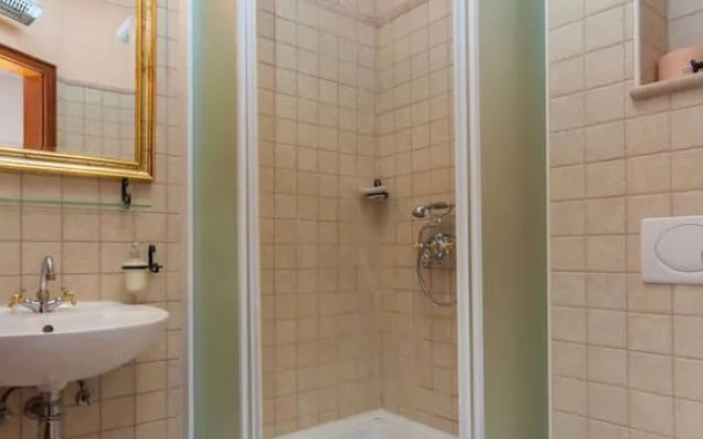 Amoret Apartments