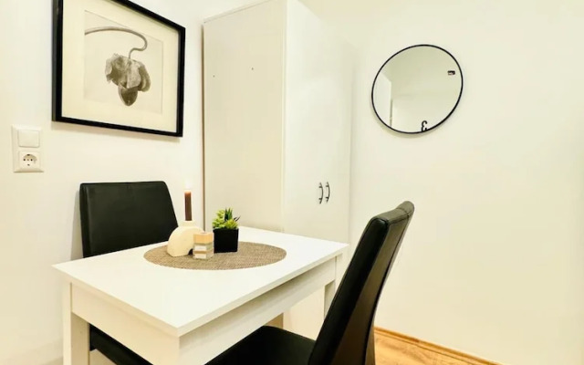 5BR Apt For 10 Walk to Kaufpark Alterlaa