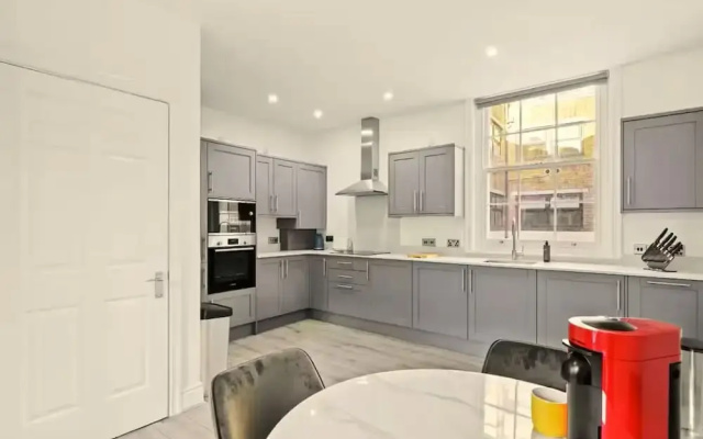 Flat 2 Beauchamp Place