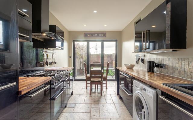 4 Bedroom Victorian House Near Notting Hill