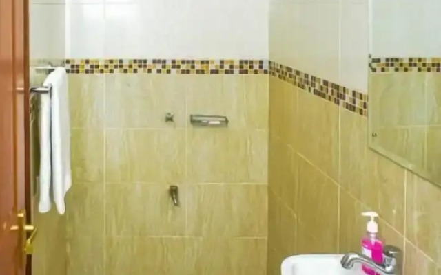 Lux Suites Lay Canon Apartments Ngara