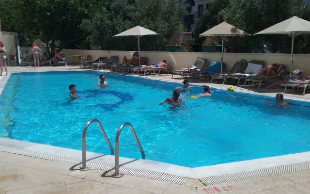 Mert Seaside Hotel