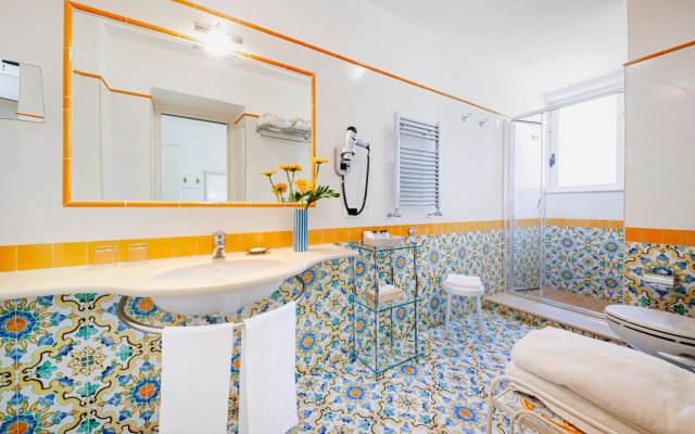 Nusa Dua Beach Hotel and Spa 