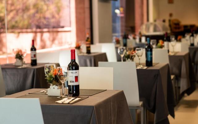 Hotel Tach Madrid Airport