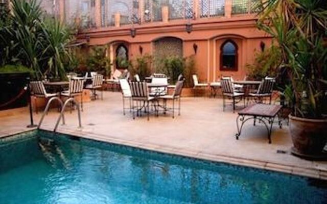 Hotel Nassim