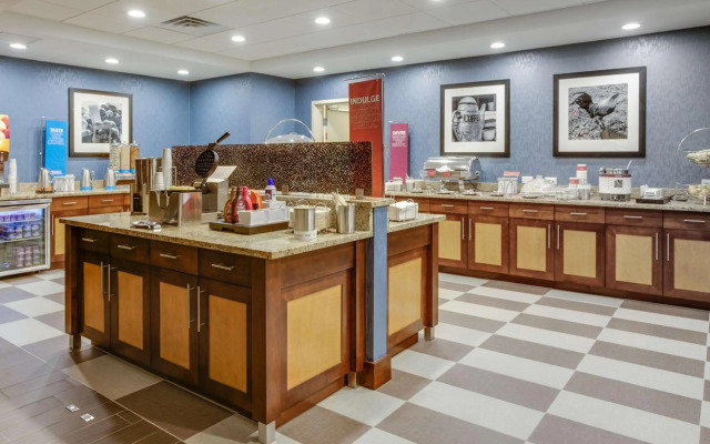 Hampton Inn & Suites Philadelphia/Bensalem