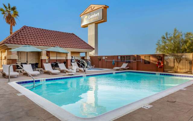 Comfort Suites Barstow near I-15