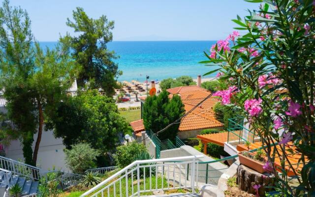 Zoe Seaview Apartment by Rentals Pro